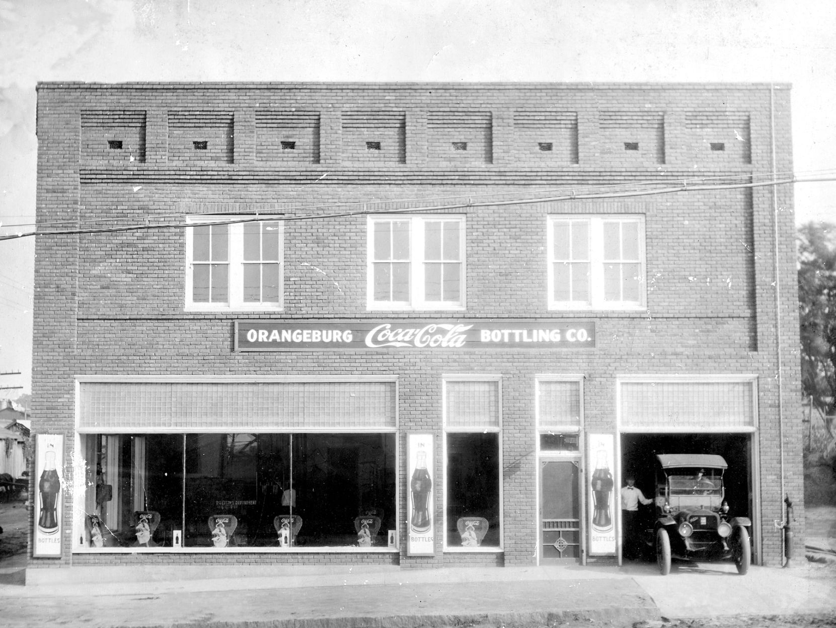 MAY 8, 2016: Orangeburg Coca Cola Bottling Co., circa 1920